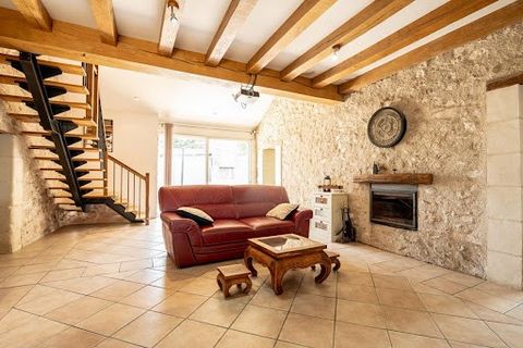 LIEUX UNIQUES ® - PROPRIÉTÉS PRIVÉES - Contacter Cédric LARZUL de LIEUX UNIQUES ® Blois-Chambord au ... pour cette très belle longère du 18ème siècle, de 193 m² et située sur la commune de d'Athée-sur-Cher, au calme, dans un environnement paisible su...