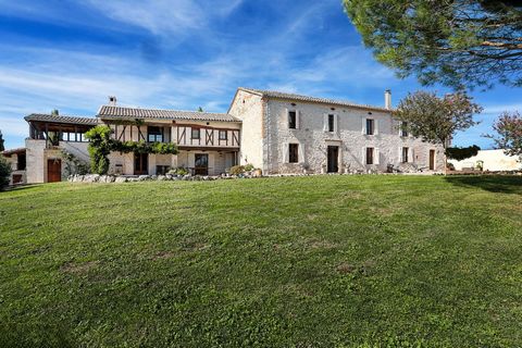 Maison de caractère avec gîte, piscine et garage  sans voisins proches  entre Albi et Gaillac