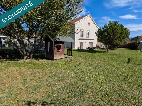 Maison entièrement rénovée, joli jardin avec piscine semi-enterrée