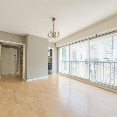 Boulevard Guist'hau.Appartement - T2 d’angle très lumineux – Hypercentre de Nantes