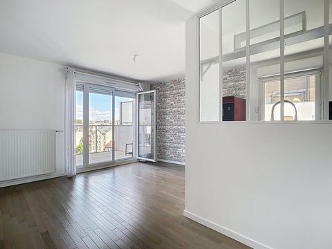 Dernier étage, balcon, parking, vue dégagée