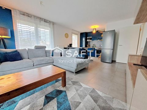 Trois pièces de 2017 avec grand balcon, deux places de parking en sous-sol.