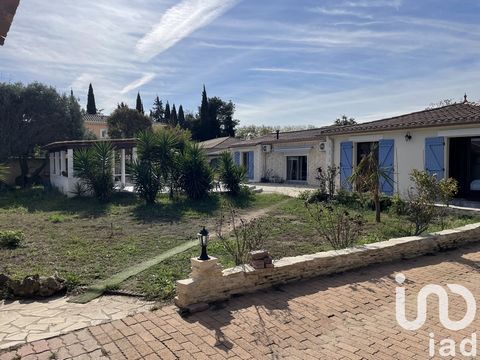 iad France - François Collinet vous propose: Charmante Maison Traditionnelle de 175m² avec 4 Chambres et Jardin Arboré à Villeneuve-lès-Béziers Venez découvrir cette magnifique maison traditionnelle située dans un quartier calme et résidentiel de Vil...