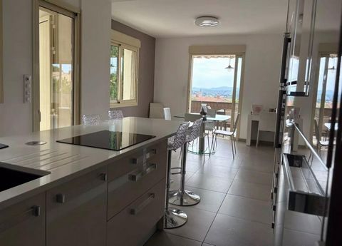 Maison de maçon rénovée avec matériaux de qualité