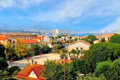 T4 Vue sur la rade avec garage, douceur de vivre et charme discret à La Seyne-sur-Mer