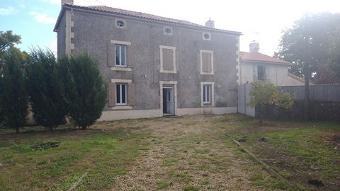maison à étage dans un hameau à 2 min de parthenay