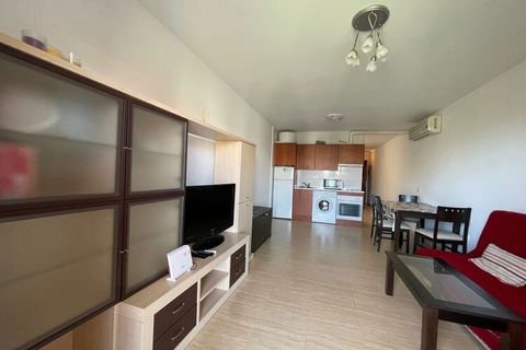 This beautiful apartment is located a stone's throw from the beach by the sea. In addition to the fine location, it is equipped with lots of comfort and access to a shared swimming pool. This place is ideal for sun holidays with family or friends. Th...