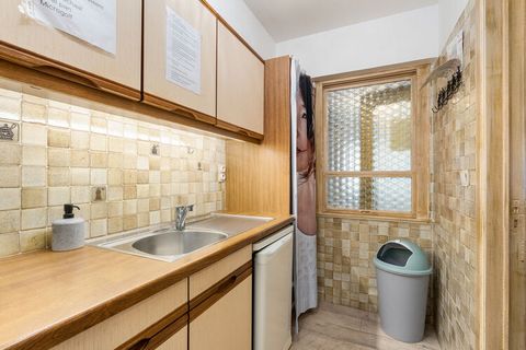 This spacious studio is located on the 1st floor and is accessible by elevator. The accommodation is across the street from theater hall 'Het Witte Paard' and a 2-minute walk from the beach. It has a spacious living room, separate kitchen and a bathr...