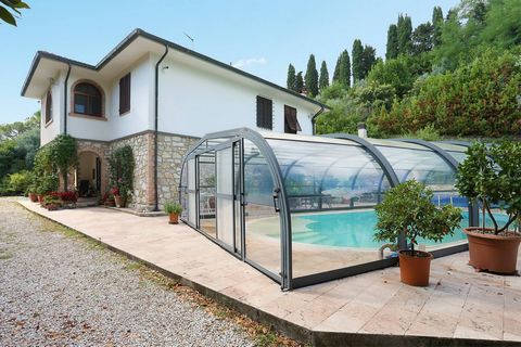 WONDERFUL VILLA WITH POOL IN THE TUSCAN HILLS You can choose safety and health by investing in this exclusive and unique property located in the Pisano Livornesi hills (17km from both Pisa and Livorno, 13km from Casciana Terme and 85km from Florence)...