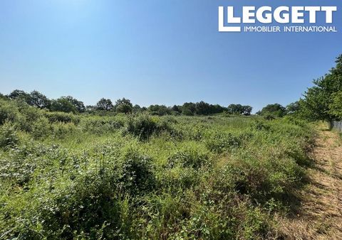A21413SAG24 - A 10,423 m² building plot for industrial or commercial use as a public infrastructure facility, technical works and works exempt from planning permission required for the operation of the various networks. The land is only 500 meters fr...