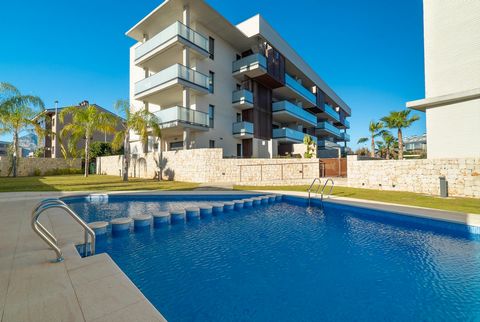 Moderne und komfortable Ferienwohnung mit Gemeinschaftspool in Javea, an der Costa Blanca, Spanien für 6 Personen. Die Wohnung liegt in einer residentiellen Umgebung, in der Nähe von Restaurants und Bars, Geschäften, Supermärkten und einer Tennisbahn...