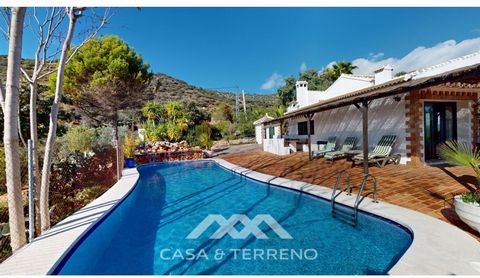 Welcome to the charming Finca in Iznájar, a place that embodies elegance and beauty in the Andalusian countryside. This stunning property captivates with its rustic charm, complemented by modern amenities that make it a perfect retreat. The Finca spa...