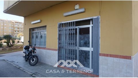 We present you this fantastic and spacious local located in one of the busiest areas. It s on the main road that runs through Malaga. This property has endless possibilities. It also has the advantage of having parking in front and next door. You cou...