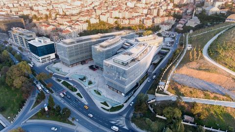 Rozwijająca się dzielnica Kagithane w Stambule cieszy się obecnie dużym zainteresowaniem. Znajduje się po europejskiej stronie miasta i sąsiaduje z ważnymi dzielnicami, takimi jak Sisli i Beyoglu. Posiada rozwiniętą infrastrukturę i sieć transportową...