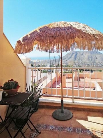 Luxury World Properties is pleased to offer an apartment in Chayofa in the Mirador del Atlántico complex with spectacular ocean views. It consists of 1-bedroom, semi-independent kitchen, 1 bathroom, large terrace, garage space and storage room. Very ...