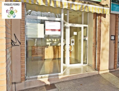 Commercial premises in Avenida Montserrat de Lliçà de Vall: It is a premises for sale for €93,000. With an area of 82m², this space, previously used as a therapy centre, stands out for its location at street level, right next to the town hall and clo...