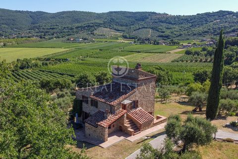 The property was born around an ancient watchtower dating back to the 17th century which over the years has been expanded with the addition of other adjacent buildings, to become, after the complete restoration in 1993, a splendid home with harmoniou...