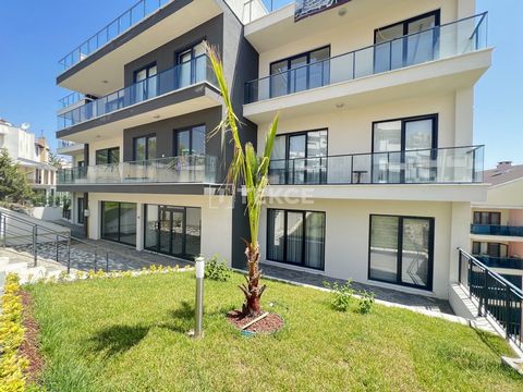 Sea-View Flats Near the Coastal Walking Trail and Marina in Mudanya Bursa Halitpaşa is a prestigious living space in Mudanya, Bursa. It features modern and chic residential projects along with a natural setting. The neighborhood is ideal for a comfor...