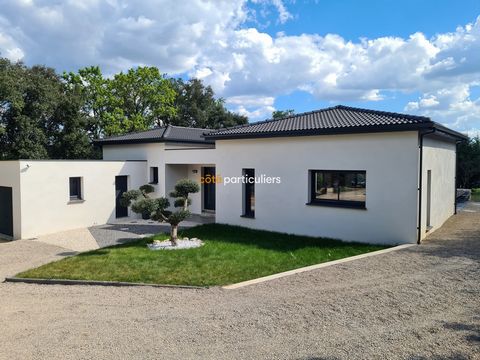 We offer this new contemporary villa of 130 m2 located on the heights at the bridge of avenes 16 minutes from Ales. It consists of a large bright living room with fully equipped open kitchen, 3 bedrooms including a master with dressing room and walk-...