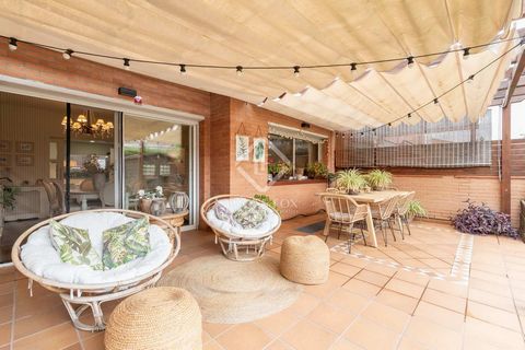 Lucas Fox presents this exclusive townhouse of 250 m² built with a 100 m² garden and 5 bedrooms in an exclusive area of Collserola, in the Canaletas neighbourhood , Cerdanyola del Vallès. We enter on the ground floor through a beautiful and sunny ent...