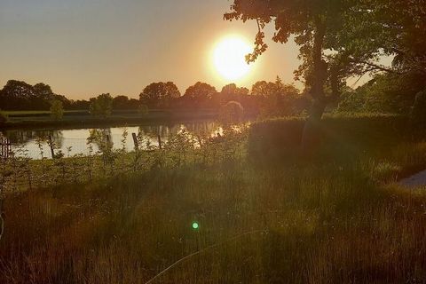 Enjoy the peace and the view over the Weser into the landscape. In our holiday home, which was completely renovated in 2021, you have space for 7 people. The terrace is perfect for grilling, and not just at sunset. A table tennis table and a football...