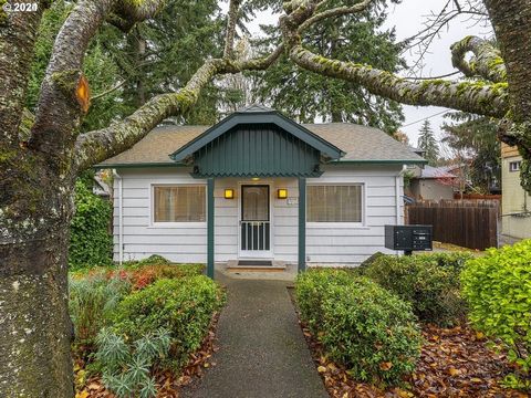 Charming property in Multnomah Village. Zoned CM1. Excellent dining, shopping, medical, dental, professional offices, Multnomah Arts Center, Gabriel Park/SW Community Center. 10 mins to OHSU, 7 min to Lewis & Clark College. On bus line to downtown Po...