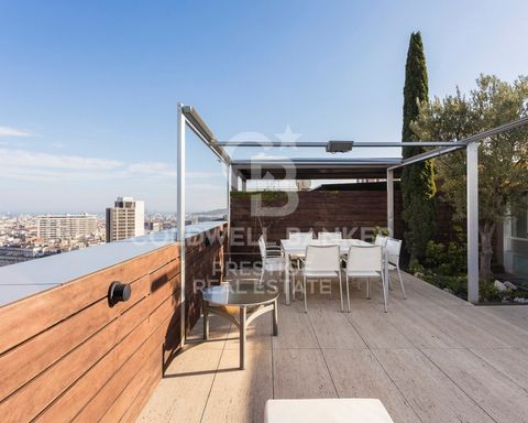 Every day a new sunrise from the Barcelona sky. Every sunset a spectacle of colour from this unique and exclusive penthouse of 192 m2 (172 m2 usable) plus 62 m2 in two terraces, all distributed over four levels connected by a luminous space. The flat...