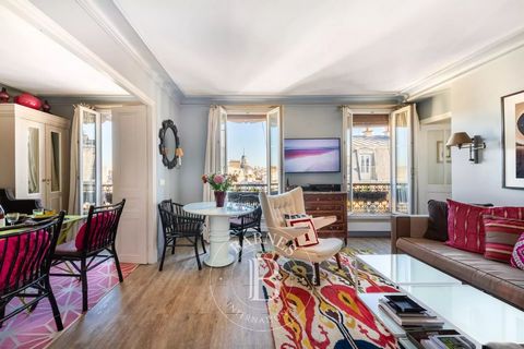 Entre la place de la Bastille, et les quais de Seine, au sein d'un immeuble haussmannien de très bonne facture avec gardien, Barnes vous propose en exclusivité, ce charmant appartement classique mais aux lignes résolument modernes et luxueuses. L'app...