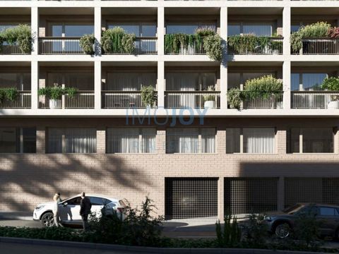 2+1 bedroom flat with balcony in the centre of Porto Located in a new development, in the heart of Porto, we present this 2+1 bedroom flat, with a balcony of 13.28 m2, spacious living room, equipped kitchen, suite and bedroom with built-in closets, b...