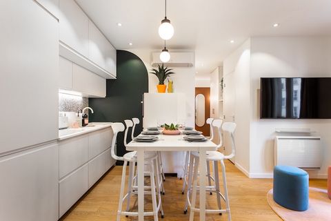 Découvrez ce superbe appartement de 65 m², idéalement situé au cœur du 11ème arrondissement de Paris, dans le quartier recherché de Sainte-Marguerite. Doté de deux chambres et de nombreux équipements, cet espace offre tout le confort et la conviviali...