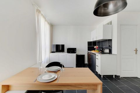 Checkmyguest bietet Ihnen ein modernes, komfortables 25 m² großes Studio-Apartment im zweiten Stock in Pantin. Dieser elegante Wohnraum bietet alles, was Sie für einen angenehmen Aufenthalt benötigen. In der Nähe finden Sie den Parc de La Villette, e...