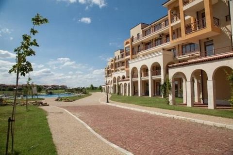 Holding Group Real Estate biedt een studio aan op de begane grond van het Lighthouse Golf & Spa Resort complex. De woning is 55m2 groot en wordt afgewerkt aangeboden volgens BDS. Het appartement is gelegen nabij een supermarkt en een zwembad in het c...