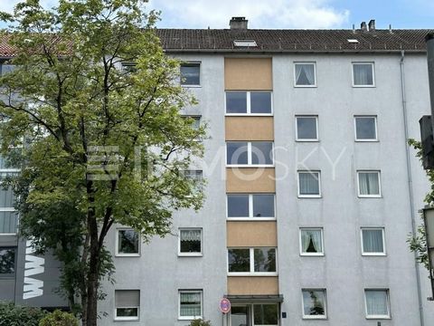 Willkommen zu einer außergewöhnlichen Gelegenheit, eine renovierungsbedürftige Eigentumswohnung mit Balkon, der in einen schönen Innenhof zeigt, als Kapitalanlage oder zur Eigennutzung in einer der begehrtesten Lagen Münchens zu erwerben. Diese Wohnu...