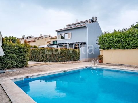 Semi-detached house T4 - Birre Completely renovated house, in a gated community, with just 5 houses, located in a residential area of Birre, with swimming pool, tennis court and private garden, and also has parking for two cars. Composed of: Ground f...