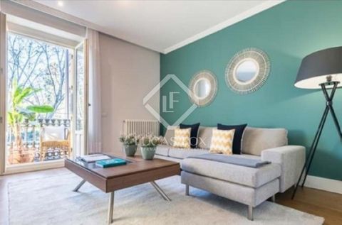 Lucas Fox Madrid is pleased to present this exclusive apartment on Paseo del Prado, in a classic building completely refurbished in 2017. This is one of the most iconic avenues in Madrid, in the cultural centre of the capital, just a few steps from t...