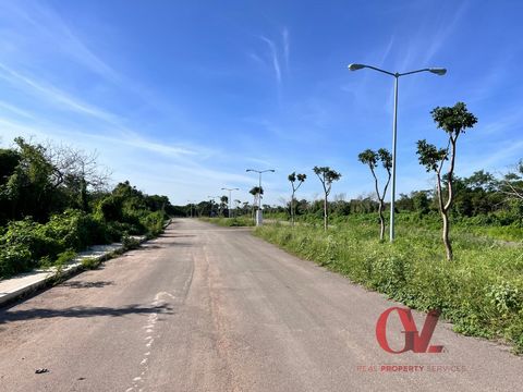 This spacious plot of land offers you everything you need to build a beautiful home. Now, if you are an investor, it is ideal for a set of townhouses or apartments to develop, you have all the infrastructure to do it. It has electricity service and i...