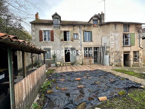 Located in Saint-Germain, the property enjoys a privileged location in the heart of the village, in the immediate vicinity of the Abbey of Saint-Savin. This locality offers a calm setting, close to nature while remaining within reach of all the ameni...