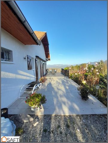 Belle maison à fort potentiel, est localisée à proximité de Yenne. Cette propriété bénéficie d'un cadre paisible et verdoyant, idéal pour les amoureux de la nature. La maison est située dans un environnement calme et authentique, tout en restant proc...