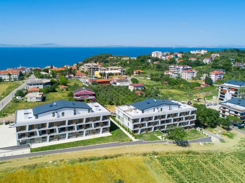 Dieses brandneue Projekt befindet sich in der Region Yalova in der Türkei Die Maisonette-Wohnung verfügt über Balkone und 1 große Terrasse Es ist ein toller Urlaubsort Voller Natur und Meerblick 5 Min. zu Märkten & Basaren & Geschäften Balkone mit Na...