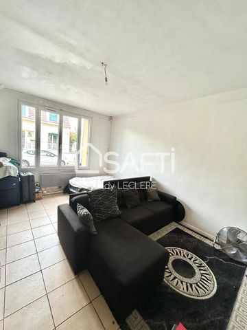 ***SAFTI IMMOBILIER*** Situé au sein d'une résidence calme et sécurisée avec local à vélos et petit jardin commun, cet appartement est composé d'une pièce à vivre, une cuisine ainsi qu'une salle d'eau. Une cave complète ce bien. Des travaux de rafraî...