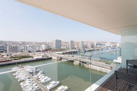 Résidence La Marina is located opposite the casino, near the marina of Boulogne-sur-Mer. The modern, medium-sized building has 8 floors and offers modern studios and apartments for 2 up to 6 people. They are all furnished in a comfortable and nice wa...