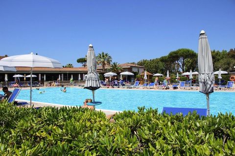 Het gezinsvriendelijke vakantiecomplex verwelkomt u aan de rand van Cecina Mare, in het hart van Toscane. Slechts 800 meter scheidt u van de heerlijk lange zandstranden. In de uitgestrekte, verzorgde tuin zijn de appartementen in de tweedelige reside...