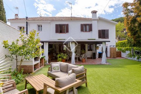 Esta vivienda adosada se encuentra en la atractiva localidad de Sant Vicenç de Montalt. Esta encantadora vivienda familiar tiene una superficie total de 171 m² distribuidos en dos plantas, asentada sobre una parcela de 336 m². El jardín de 267 m² es ...