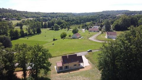 PAYRIGNAC (46300) - Bouwgrond van 1401 m2 lotnummer 16, onderhouden, op een verkaveling van 32 percelen. Gelegen op slechts 5 km van GOURDON en 20 km van SARLAT-la-CANEDA. Prijs euro 21.015 FAI te betalen door de verkoper. PAYRIGNAC is een kleine lan...