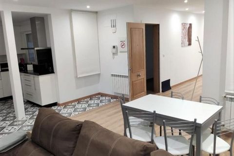 This welcoming, convenient and fully-equipped apartment in Green Spain's Ourense offers a great view of the city, has free WiFi and a central location. It is ideal for city trips with family or friends. Ourense, the city of hot springs, is located in...