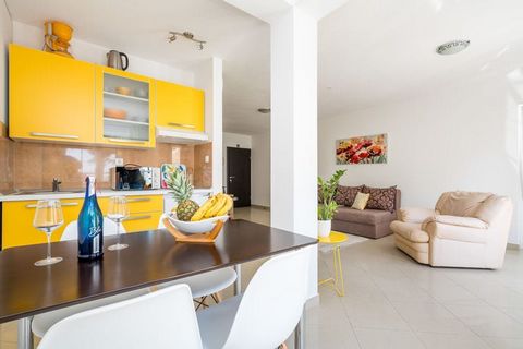 This modern 1-bedroom apartment is situated in Katel tafilic, and can sleep 4 people. Ideal for a family, the property close to the beach, features a terrace and barbecue (shared), so that you can have a comfortable vacation experience. By staying ...