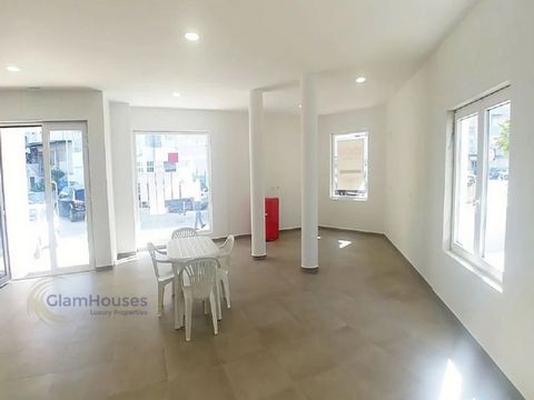 Store inserted in the Vale Building, a development located in Queijas, just 15 minutes from the center of Lisbon, with a floor area of 97.60 m2 +109.30 m2, distributed over two floors, with direct access through the street, and consists of two bathro...