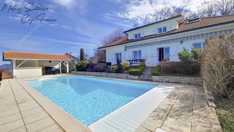 A vendre Villa 7 pièces de 187m² avec piscine et jardin