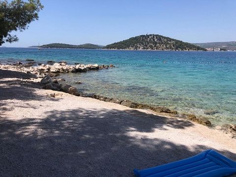 We mediate in the sale of building land with an area of 10,000 m2, located in the vicinity of Makarska in first row to the sea. The plot is in the T2 (tourist) zone and has a beautiful view of the sea and the sunset. Location of the property offers a...