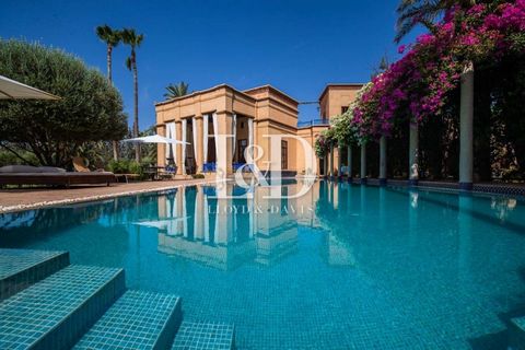 Beautiful prestigious property located in Bab Atlas in the Palmeraie, operated as a luxury Guest House (5 stars) and inspired by the Royal Theater of Marrakech, this beautiful house was built by the famous architect Charles Boccara. With an area of 9...